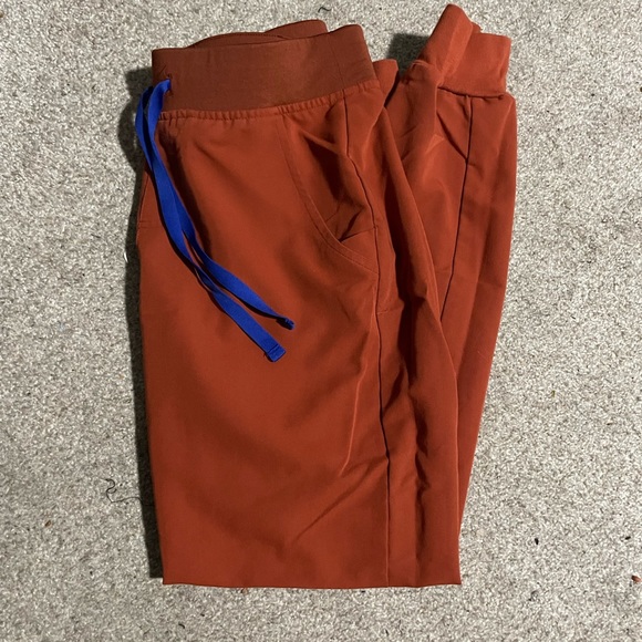 Figs Zamora joggers auborn - Picture 1 of 1